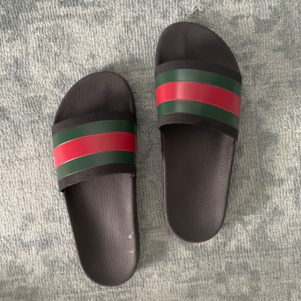 Gucci Black Slides Men size 7, Women 9